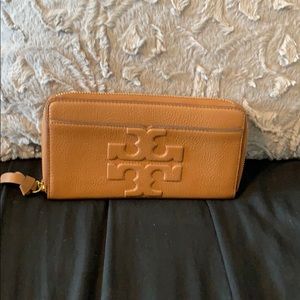 Tory Burch wallet